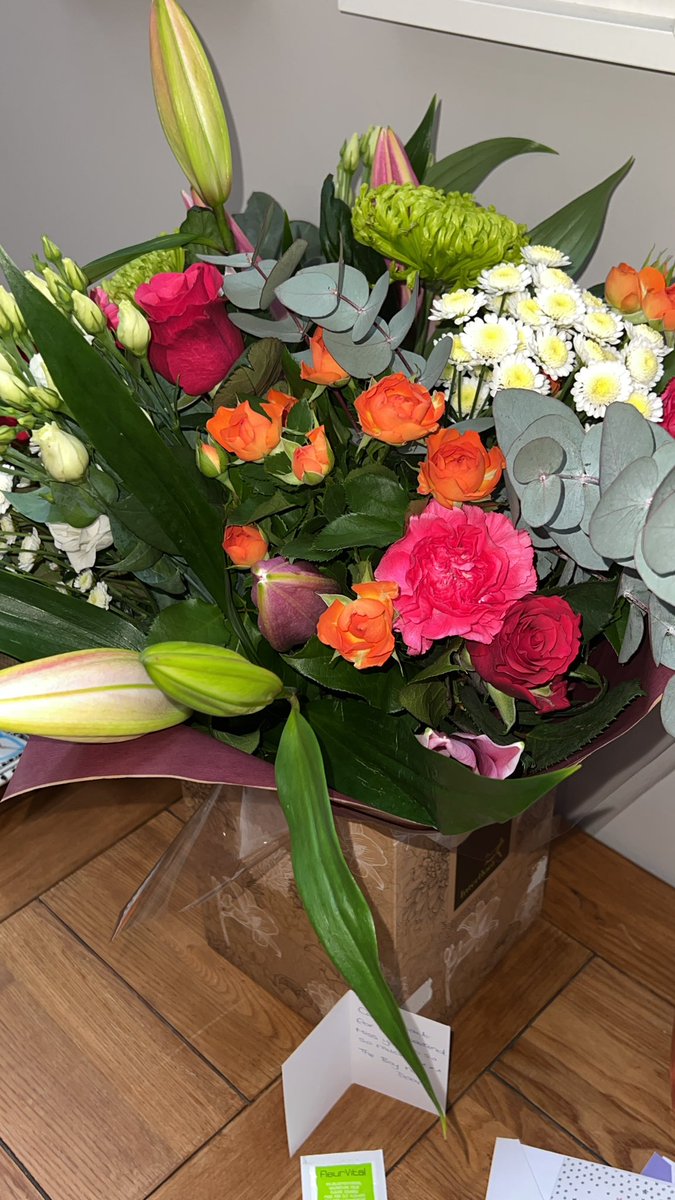 SCratesx's tweet photo. 💐💐🌹🌸🌺🌷🌻 https://t.co/MnUPIUktxw
