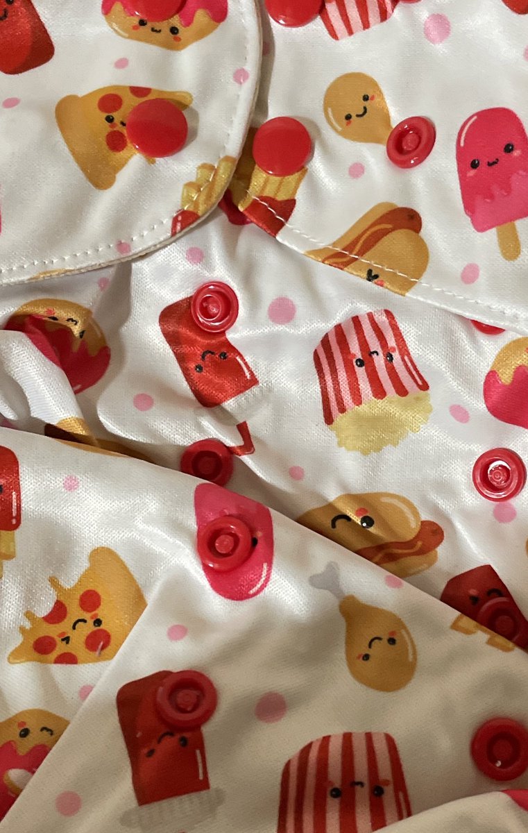 hberryxo's tweet photo. Literally one of the cutest diaper prints ever https://t.co/DJya2mex0I