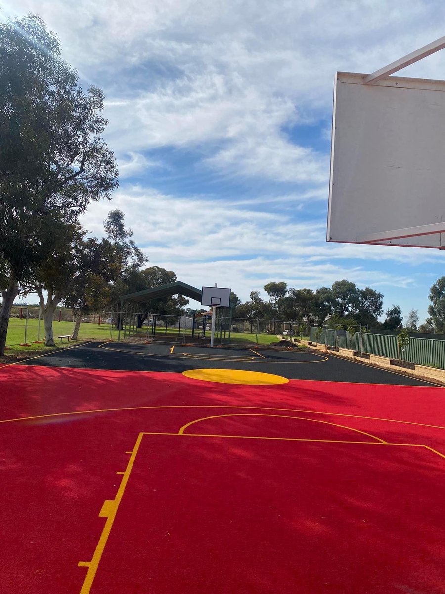 Umm... best basketball court ever?
🏀🖤💛❤️🏀
Deadly work Dareton Primary School!