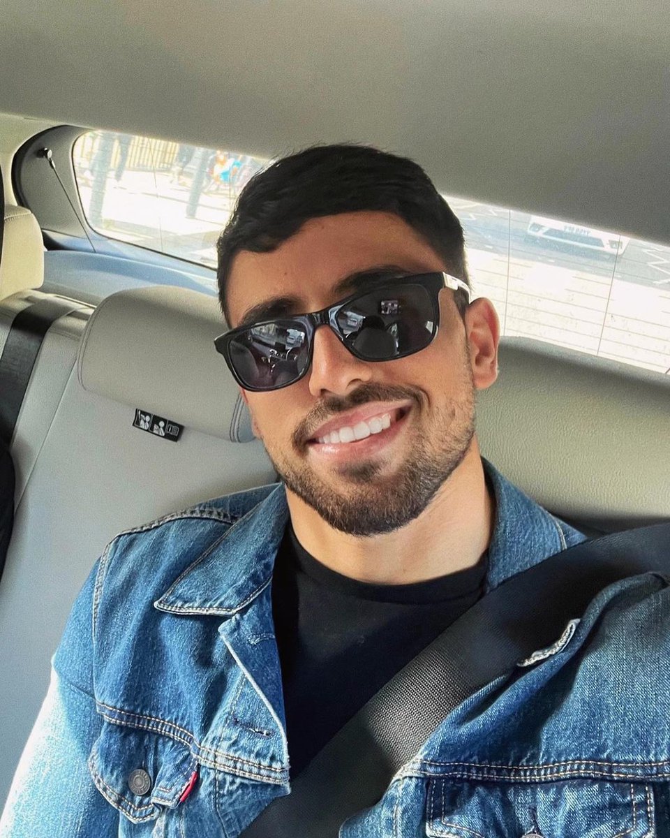 ColgateUK's tweet image. Smiling into the weekend 😃 @mustafaahmadi_10

What are your plans for the Easter Weekend? 

#ColgateSmile #OralCare #Health #Smile #Easter