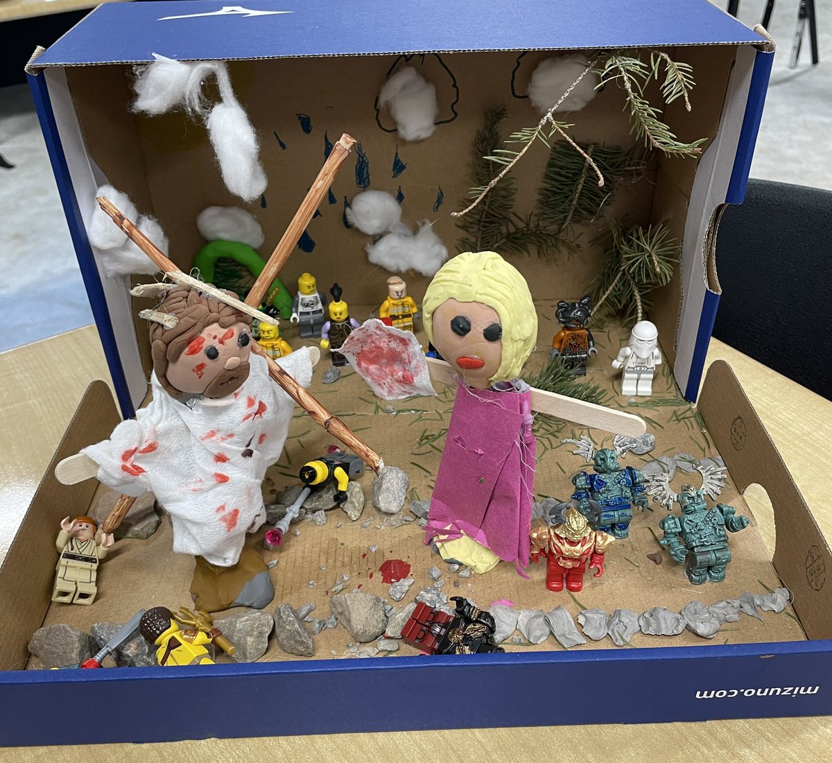 mrschen_hcdsb's tweet photo. More dioramas! @StMaryOakville @MsTeacherTam https://t.co/K14HmEj14I