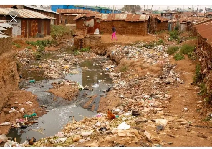 DrMunyaka's tweet photo. I come in peace. This is Kibra where the @TheODMparty party leader @RailaOdinga was MP for over 30 years. Kibra is just a Constituency but for the over 30 years Raila was MP and later prime Minister, its condition never changed. Kenyans are wise. @WilliamsRuto @MusaliaMudavadi https://t.co/vMYs2igVCb