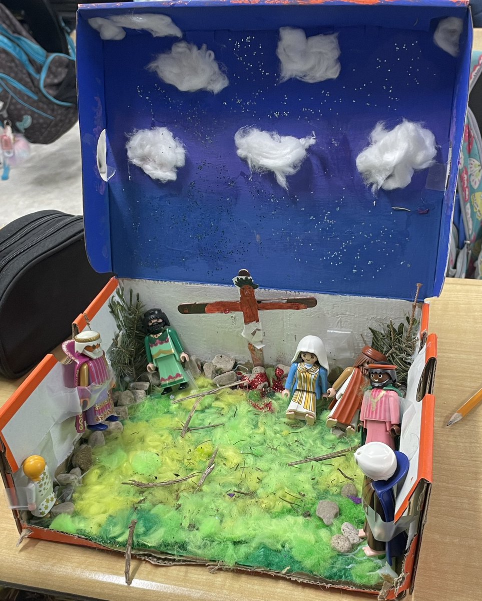 mrschen_hcdsb's tweet photo. Beautiful Stations of the Cross dioramas made by the Grade 5FIs! @MsTeacherTam @StMaryOakville https://t.co/rZV3OfeChP