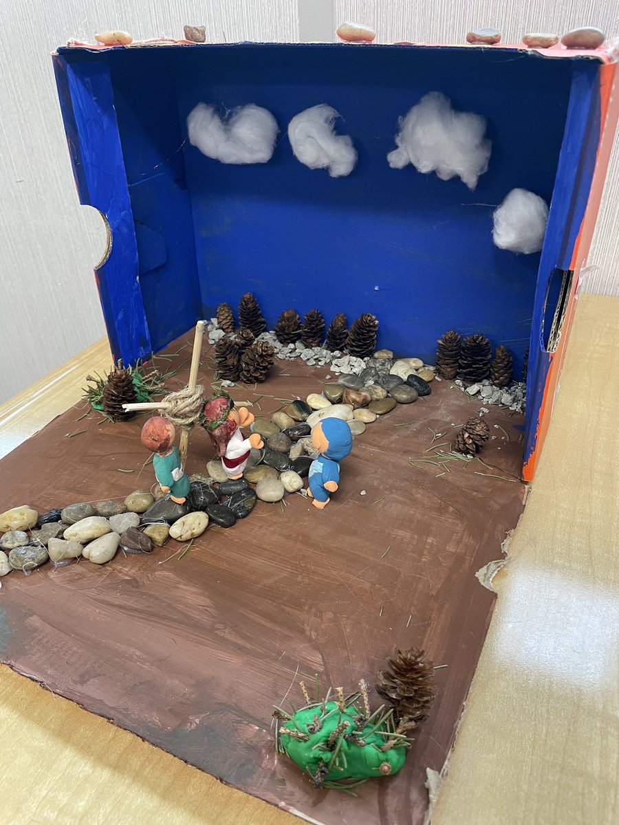 Beautiful Stations of the Cross dioramas made by the Grade 5FIs! <a href="/MsTeacherTam/">Mme Tam</a> <a href="/StMaryOakville/">St. Mary Oakville</a>