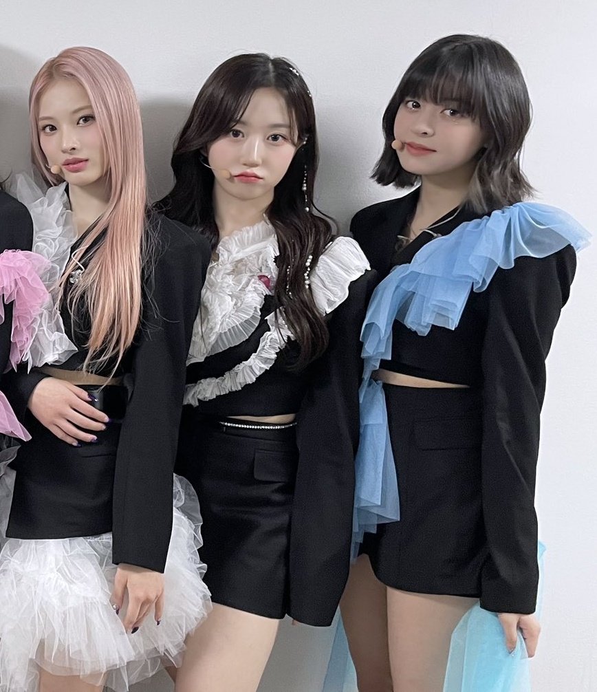 jinlyarchives's tweet photo. #NMIXX #엔믹스 #LILY #릴리  #JINNI #지니 #JINLY #HAEWON https://t.co/VajmG54YuG