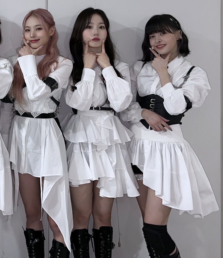 jinlyarchives's tweet photo. #NMIXX #엔믹스 #LILY #릴리  #JINNI #지니 #JINLY #HAEWON https://t.co/tEsIXDdfOB