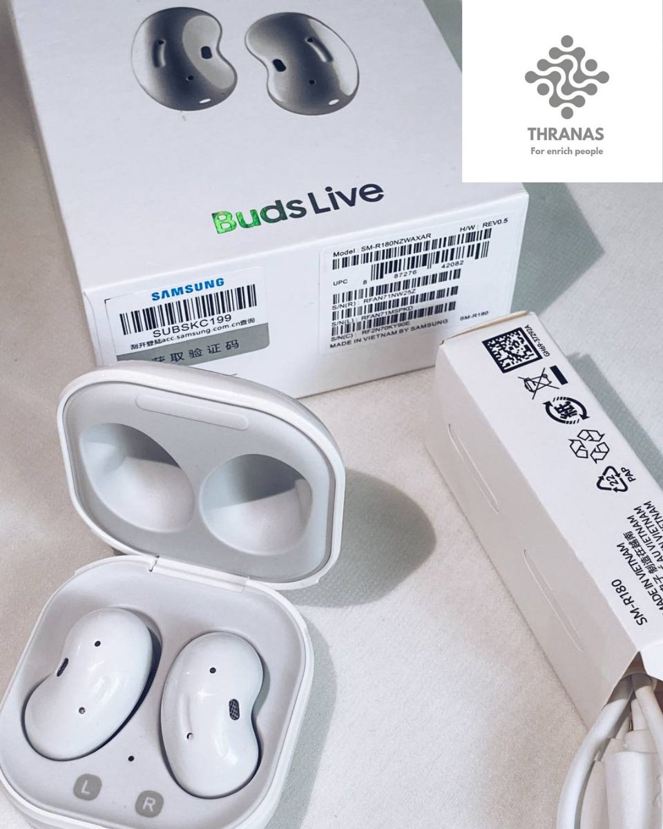 thranastore's tweet photo. Samsung Galaxy buds live 
تعمل بكل الأجهزة 
الشكل الانيق والذي يجعلك متألق بين الجميع 
تدعم الشحن اللاسلكي
التقييم حاصل على 5 
السعر 35.17 دولار
السعر عبر الصرف اليوم
20,050 https://t.co/XsWQecOpRn