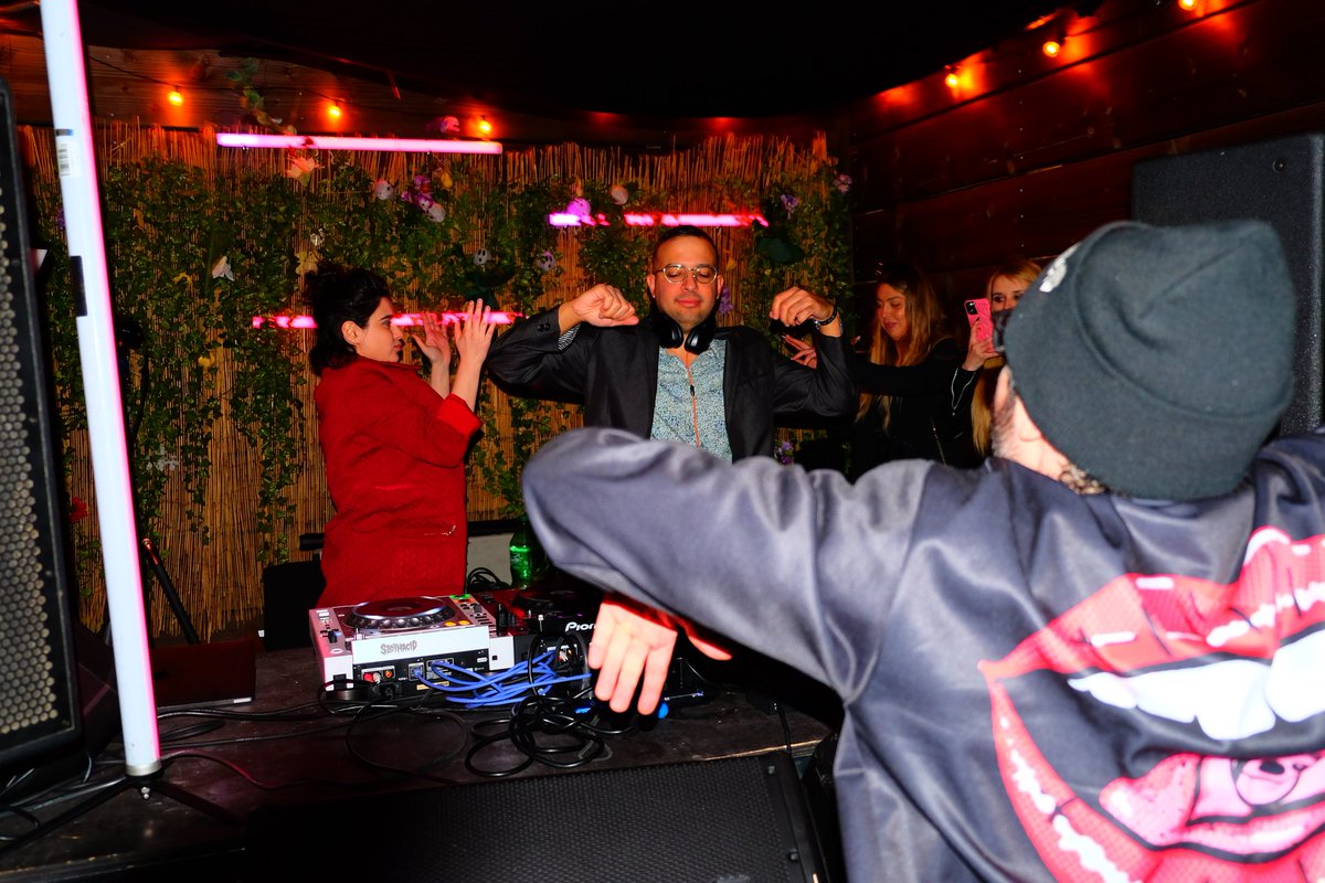 dj_jtj's tweet photo. Heading into the weekend with this Dad Bod 🕺🏽
----
Playing Fridyay & Saturday @bunkerhillvalencia
----
#housemusic #jtj #dj #modarnity #dadbodrecords #nightlife #scv #valencia #edm #underground #vibes #jeffeljefe #dadbod #dilf https://t.co/GfHgpSQGE9