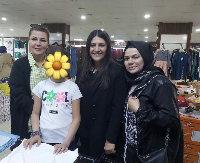 Gulerkamaizol's tweet photo. Ay Işığım Derneğini ziyaret edip, yetim ve öksüz çocuklarımızın bayramlık sevincine ortak olduk. Emeği geçen herkese teşekkür ederim. @RTErdogan @Akparti @Ayisigimorg @Dilsahozturkmen @kademorgtr @KADEMUrfa @MutluTuba1 https://t.co/CeyG10xniX