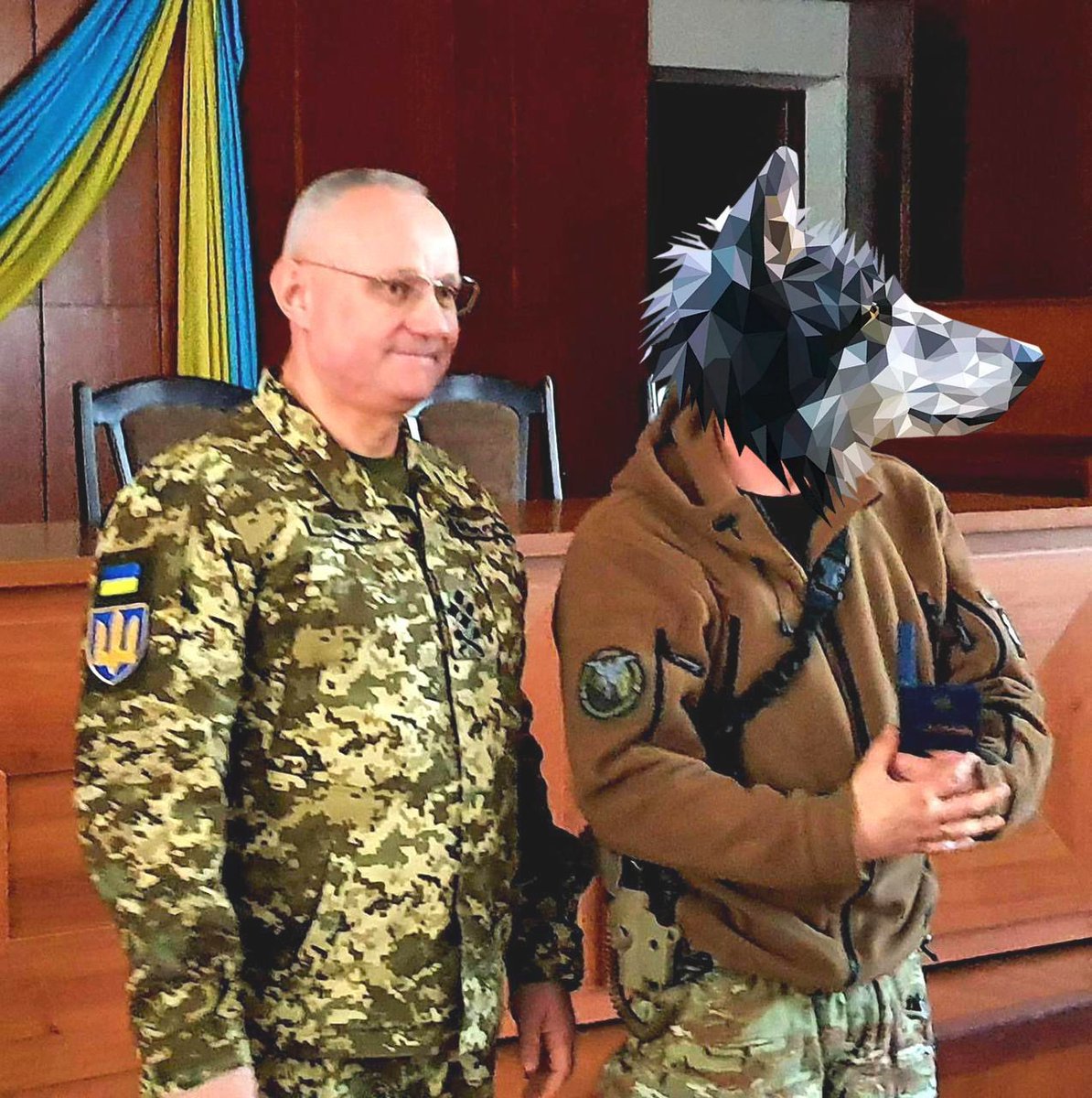 Вернувся виблюдок та ще й з якою посмішкою, єбланіще.
З моменту звільнення зник, ніде не було від слова взагалі. Всплило дєрьмо.
Вибачте, але в мене пригорає.