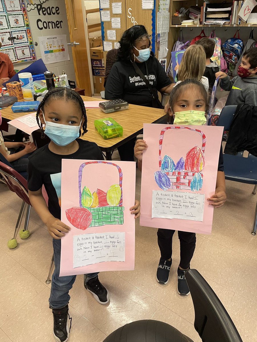 BKinderDLI's tweet image. Kinder cuties enjoying a math support activity in our DLI English classroom!
 🥚💕🧺
@PrincessS2003 @docdrewlovett @APSBenteen @SoontobeEdD