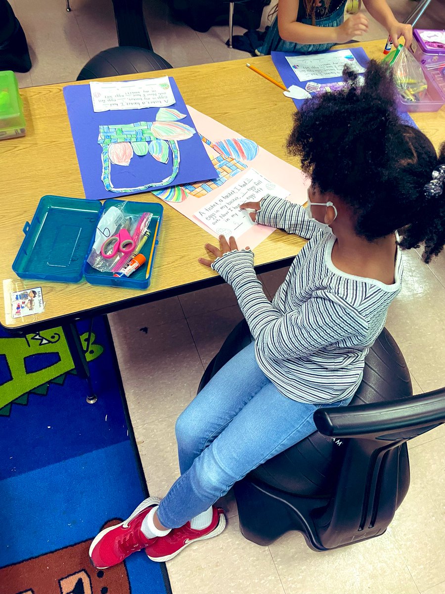 BKinderDLI's tweet image. Kinder cuties enjoying a math support activity in our DLI English classroom!
 🥚💕🧺
@PrincessS2003 @docdrewlovett @APSBenteen @SoontobeEdD
