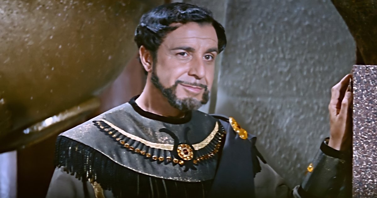 FlixOle's tweet photo. #LosÚltimosDíasDePompeya, dirigida por #MarioBonnard y #SergioLeone, es la adaptación al péplum de la novela homónima de #EdwardBulwerLytton. Protagonizada por #SteveReeves, #ChristineKaufmann y #FernandoRey. 

▶️En FlixOlé: https://t.co/zZjamccTED https://t.co/3APQG8oKZg