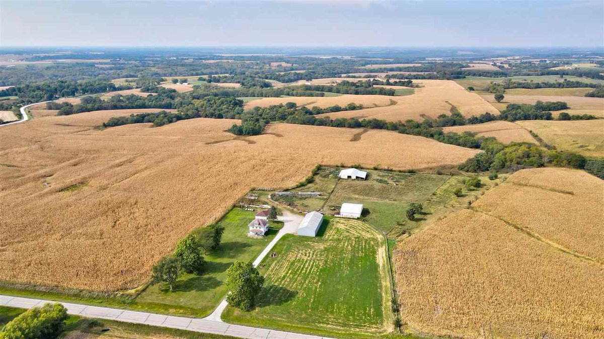 🚨 PRICE REDUCED 🚨 1467 Franklin Avenue in Wayland is a 2 story acreage on a hard surface road with 4 bedrooms and 1.5 bathrooms, now listed at $269,000!

📲 See more pictures & details or schedule a showing through the link in our profile!

#acreageforsale #farmhouseforsale