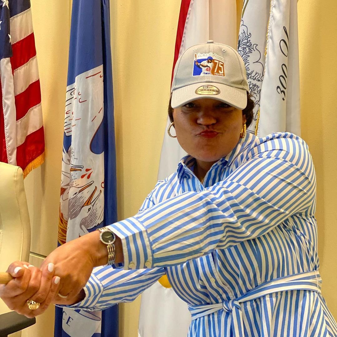 mayorcantrell's tweet photo. I’m tipping my cap in honor of Jackie Robinson and breaking MLB’s color barrier that segregated the sport. ⚾️🏟

#mayorstipJackie #mayorsplayball https://t.co/JSf8MciYAX