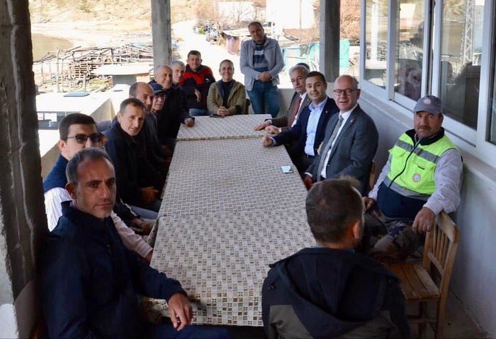 eczserkansari's tweet photo. #Erdek İlçemiz #Turanlar, #Ormanlı, #Ballıpınar mahallelerimizi Genel Başkan Yardımcımız @ahmetakin,Kadın Kolları Genel Başkan Yardımcımız Hürmüz Avcı,İl Kadın Kolları Başkanımız Ayşe Pınar Yahşi ile birlikte ziyaret ettik.
#GeliyorGelmekteOlan
#Hedefİktidar
#BirlikteBaşaracağız https://t.co/3i7V0OH3oO