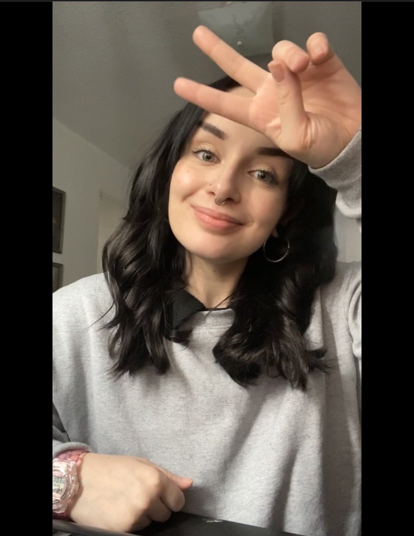 yucksalgo's tweet photo. Just saying “HEY 👹” to my new followers. I’m Hannah, it’s just me I do everything here 🤓 Okay bye thanks for looking these r my favourite yucks! #algofam https://t.co/PPLBqzkurH