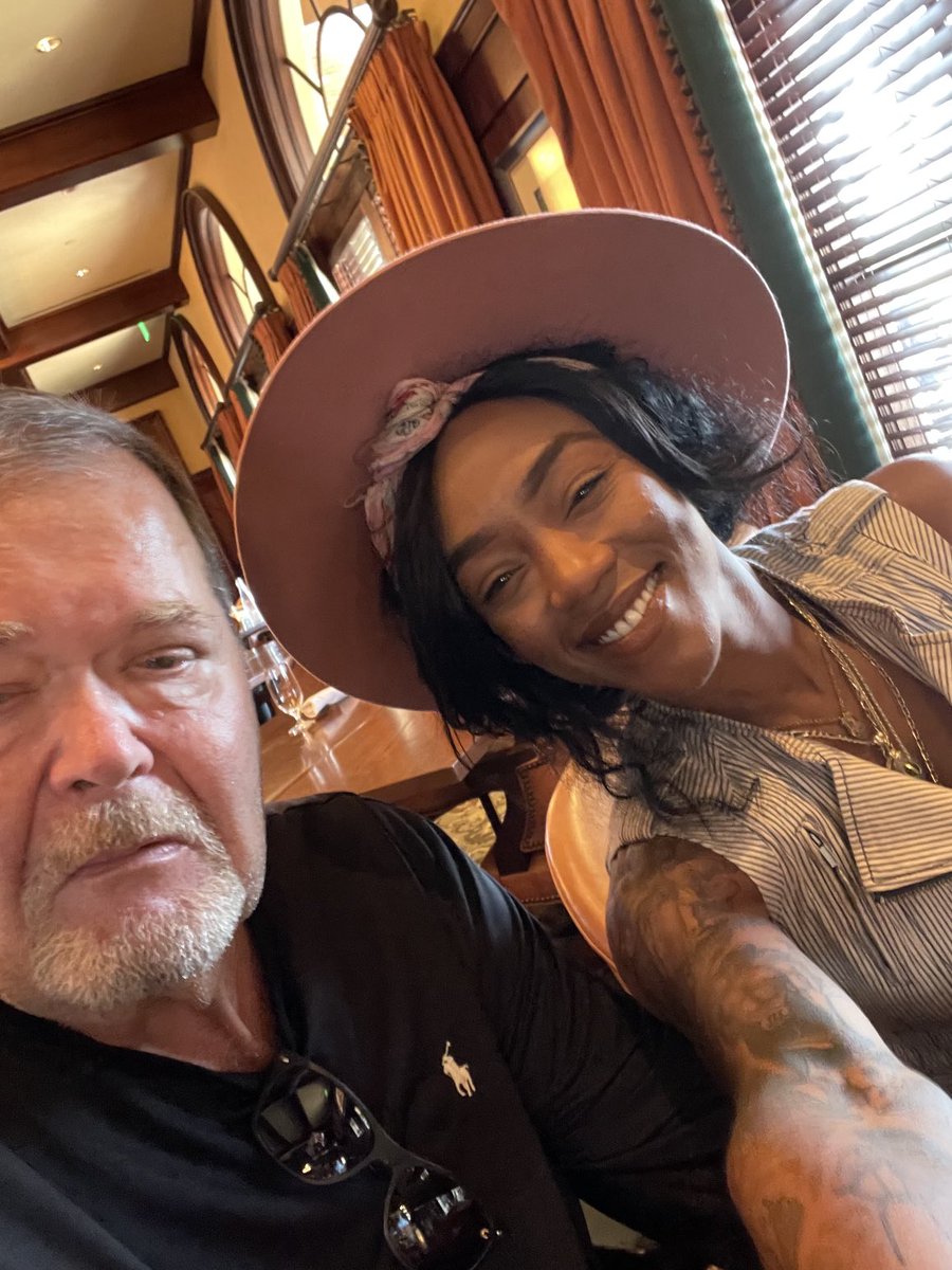 JRsBBQ tweet picture