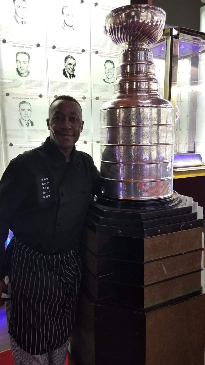 BedrockCatering's tweet photo. #BestFoodInTO @BedrockCatering Toronto's Hockey Hall of Fame #hhof 18th Annual Celebrity Charity Fundraiser VIP Event for the Kid's here in downtown Toronto, Canada.  Chef Ian of #eatertainment catering to #22RickVaive, #NickKypreos and other celebrities and guests. #hhof #GTA https://t.co/3FlkQz5pWu