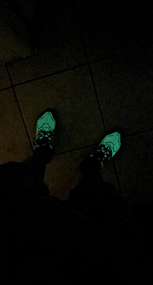 JoseCamarenaEs1's tweet photo. Glow in the dark #adidas4D https://t.co/JnU57DfR6t