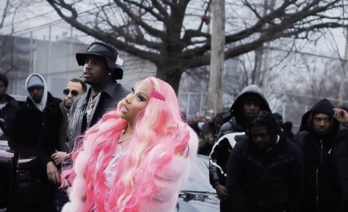 stansqueennick's tweet image. Back Active ! It’s 2022, the queen is queenin💕! New Era, never know what #NickiMinaj is gonna give😈.