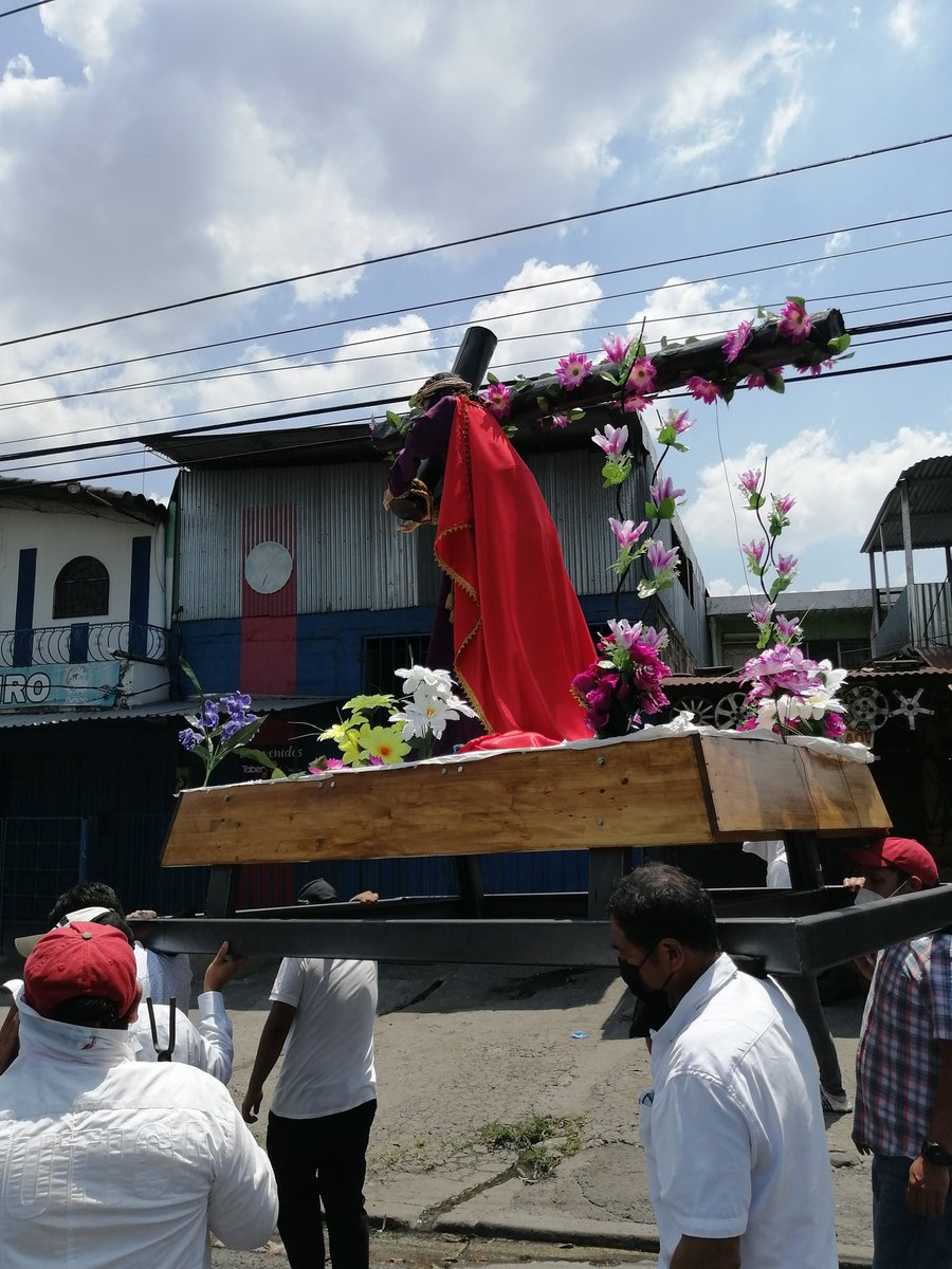 Feliz viernes santo a todos los feligreses cristianos.