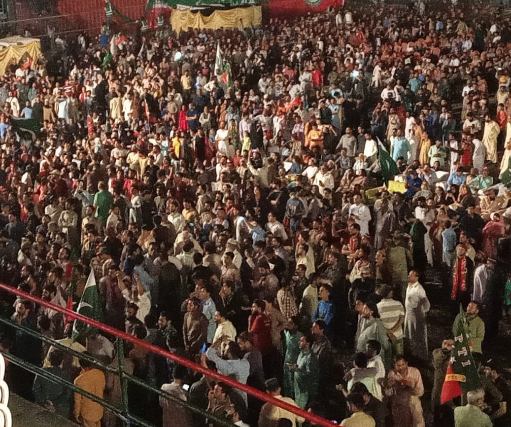 jokkeerrr2's tweet photo. People at the Jalsa venue right now chanting against the Imported Government! If the night before has such large gathering, we can only imagine how epic tomorrow would be! #امپورٹڈ_حکومت_نامنظور https://t.co/P80bPDa67M