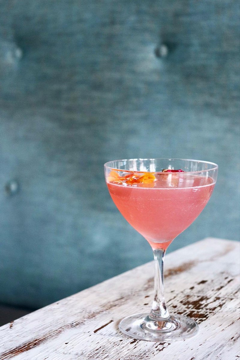 LeSudChicago's tweet photo. Spring Cocktails coming soon....

The Bloom
Vodka, Passion Fruit, Cranberry, Lemon, Simple Syrup, Prosecco

#infatuationchi #chicagofoodmag #igerschi #handcraftedcocktails #dodrinks #chicagofoodgirl #chicagoevents #chicagorestaurants #tgif #lesudchicago https://t.co/NbleKr9d1y