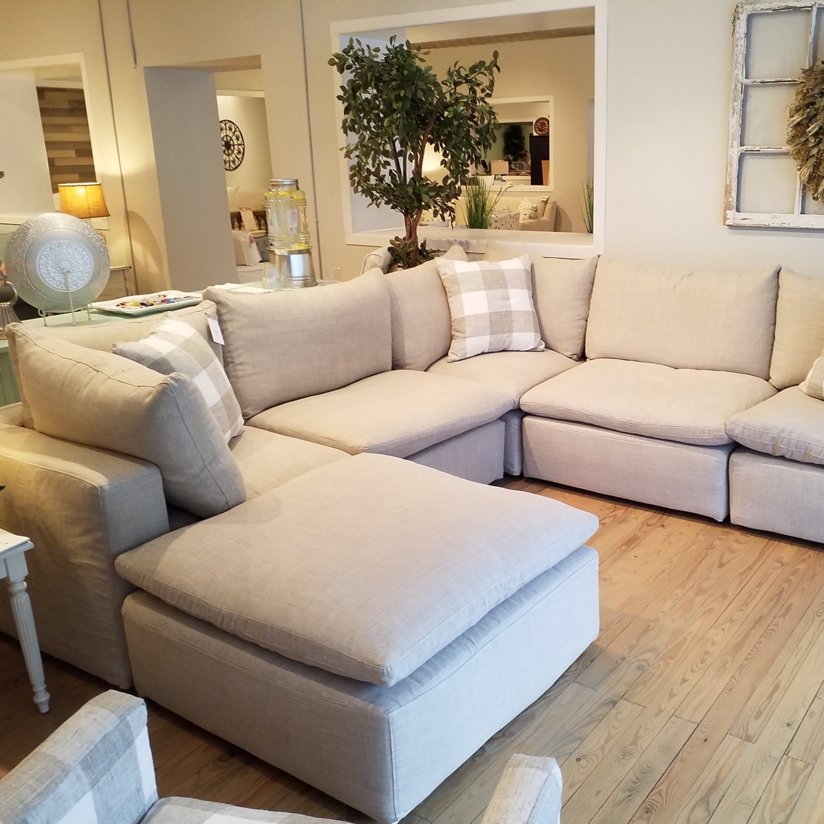 MauricesFurn's tweet image. Sit back and relax in a new Four Seasons sectional!

See our current selection online at mauricesfurniture.com/four-seasons-s….
.
.
. 
#sectionalsofas #sectionals #fourseasonsfurniture #fourseasons #fourseasonssectionals #mauricesfurniture #mauricesfurnishings #sofas
