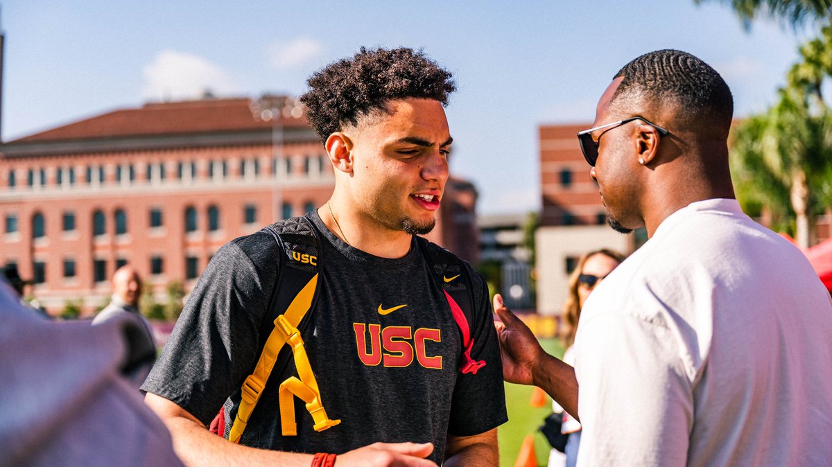 USC Football ✌️ tweet media