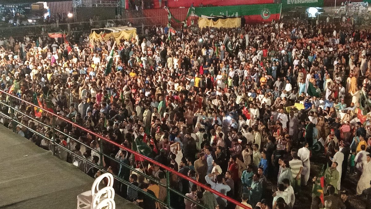 InsafPK's tweet photo. کیا جذبہ ہے کیا جنون ہے ماشاءاللہ ، جلسہ کل ہے اور گراؤنڈ آج بھر گیا۔
شکریہ کراچی
#امپورٹڈ_حکومت_نامنظور https://t.co/TWQkwphWra