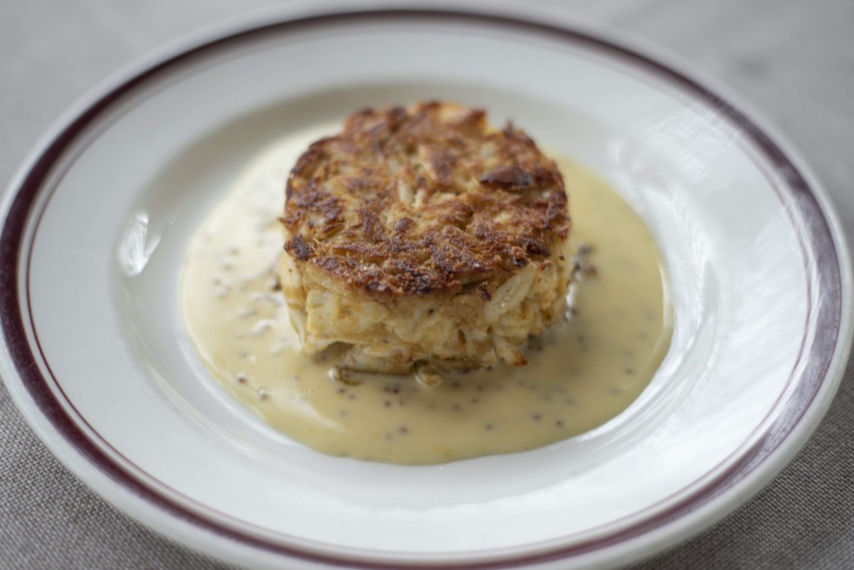 We can guarantee our crab cakes will keep you coming back for more! 🦀