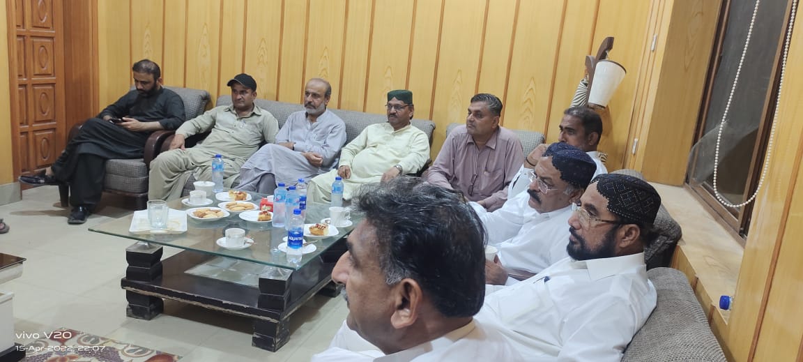 BKK1981's tweet photo. Honourable Minister of Education and Culture department Sain Syed Sardar Ali Shah sb at Khosa House Umerkot . Discussed local issues of Umerkot.
@sardarshah1 
@SyedAmeerAShah https://t.co/CaDier97is