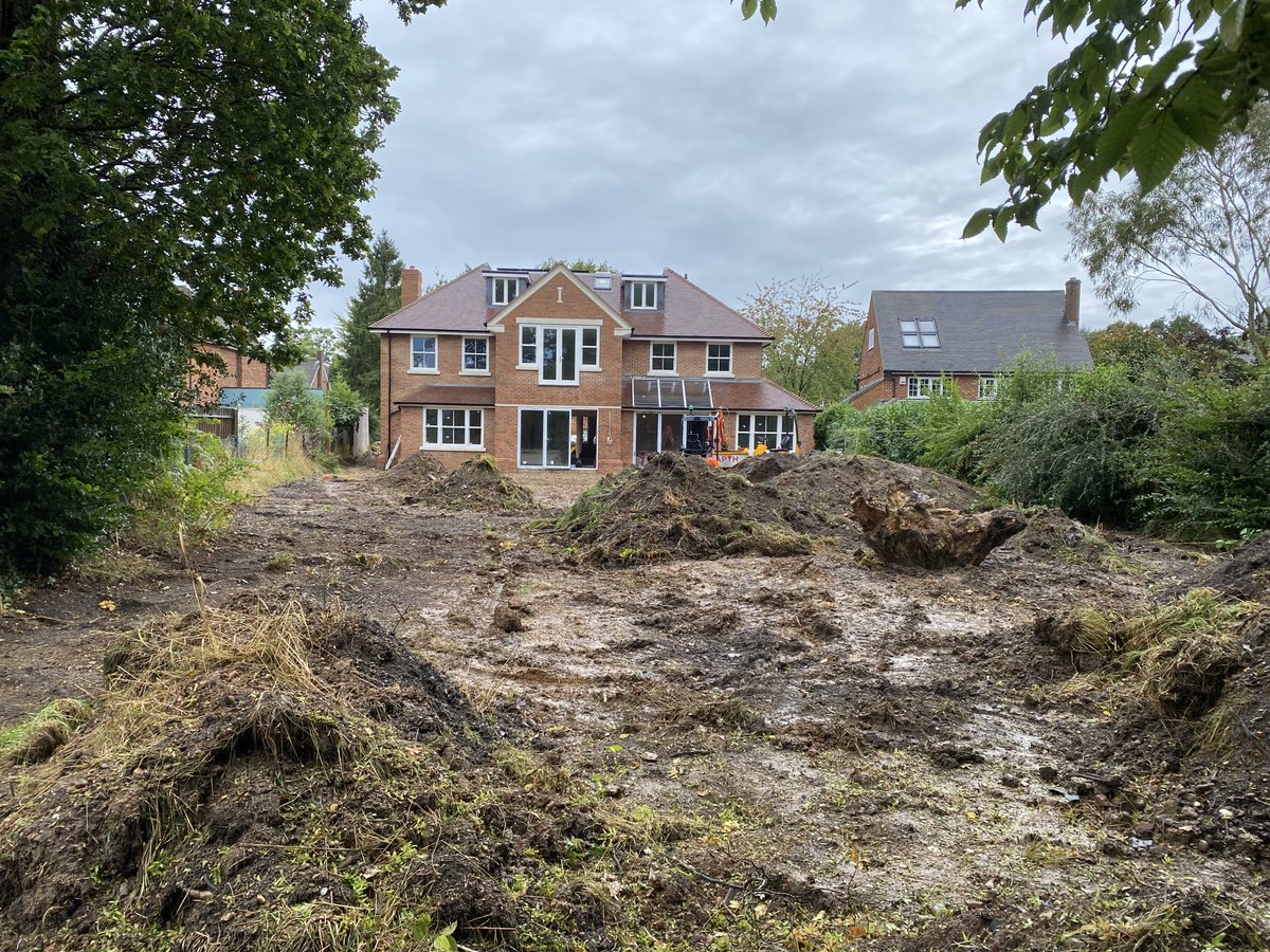 limebokbrett's tweet image. Love a dramatic before and after! Nearly there on this one! ⁦@_LONDONSTONE⁩ ⁦@GDTurf⁩