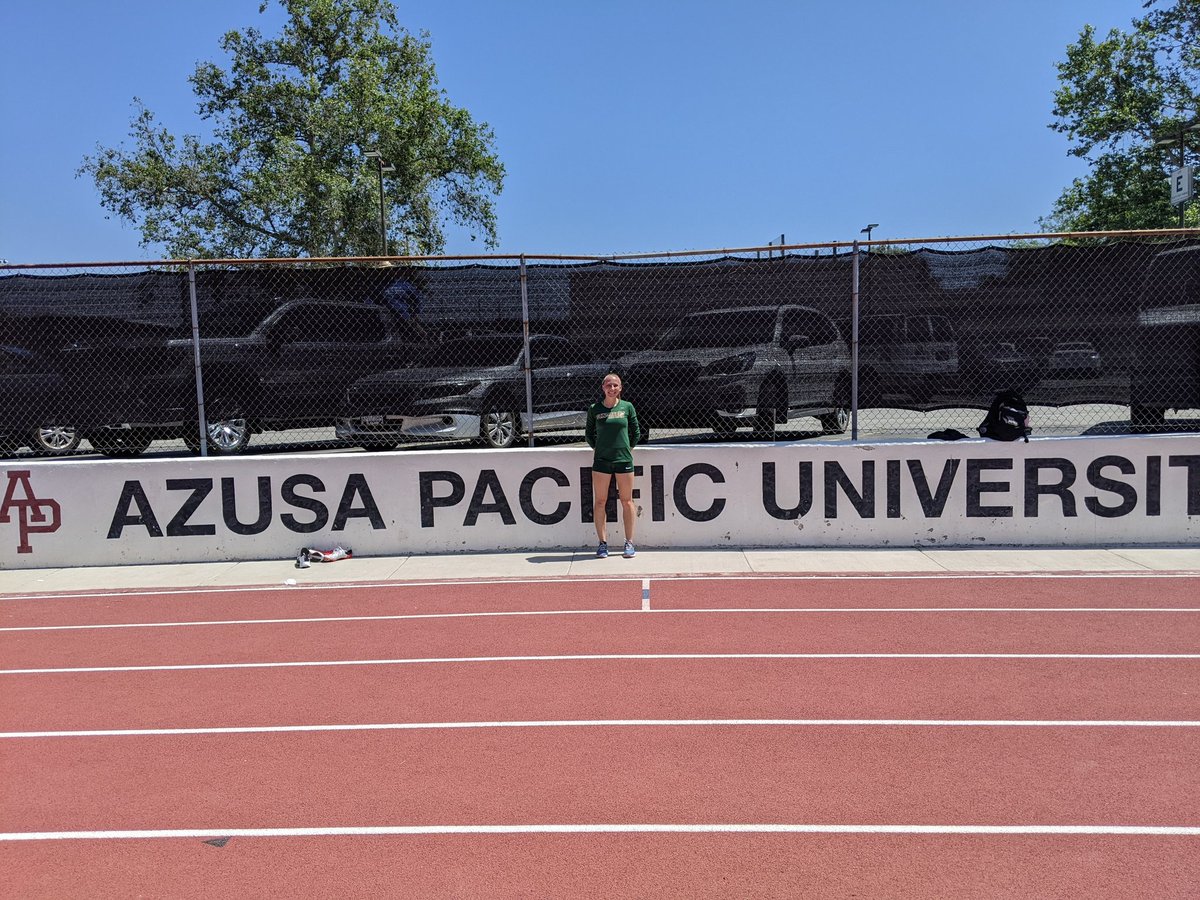 SNCCCTF's tweet photo. 🚨🚨SCHOOL RECORD ALERT 🚨 🚨
Maddie Lebrun runs a 56.02 to set the SNC Record in the 400m dash!
Currently 5th best in #NCAAD3 https://t.co/NoKNBd5ugt