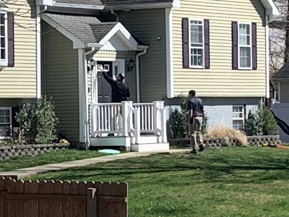 tinadetelj's tweet image. State police are investigating a possible home invasion involving a fake Amazon driver in #Killingly.