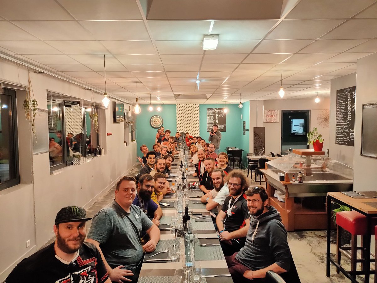 Ça fait tellement plaisir le retour des events physiques. Le retour de la Horde <a href="/orKsGP/">orKs Grand Poitiers</a> en présentiel pour la <a href="/GamersAssembly/">Gamers Assembly</a> ça commence par un bon restau... La base ! #GA2022
