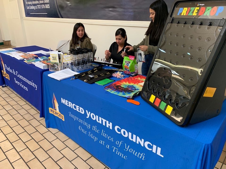 MercedYouth's tweet photo. Check out the Parks and Rec Department’s informational table at the Merced Mall today! They have information on the Merced Youth Council! They will be there until 5pm today! https://t.co/uHiw1knx58