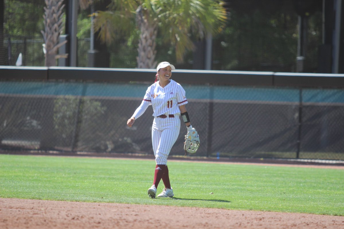 ULM_Softball's tweet photo. E5 | We see you Lou 👀 

 @lourdesssbaconn with the double play from Center to first! 

#SunbeltSB | #SHIP | #TalonsOut https://t.co/g6sxfC208j