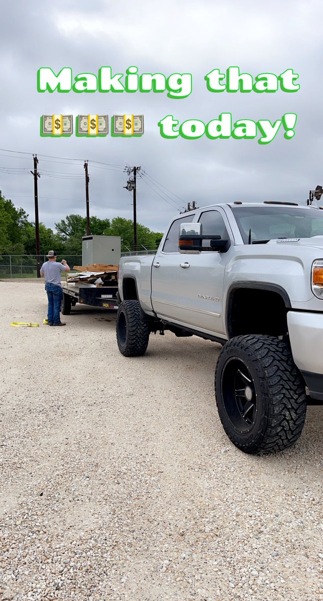 AlbertsPayton's tweet photo. No days off… #workhard #playhard #truckyeah #dieselpower #magellanpipeline #jccustomweldingandelectric #electricaldivision #HD https://t.co/DqRQZcGpnF