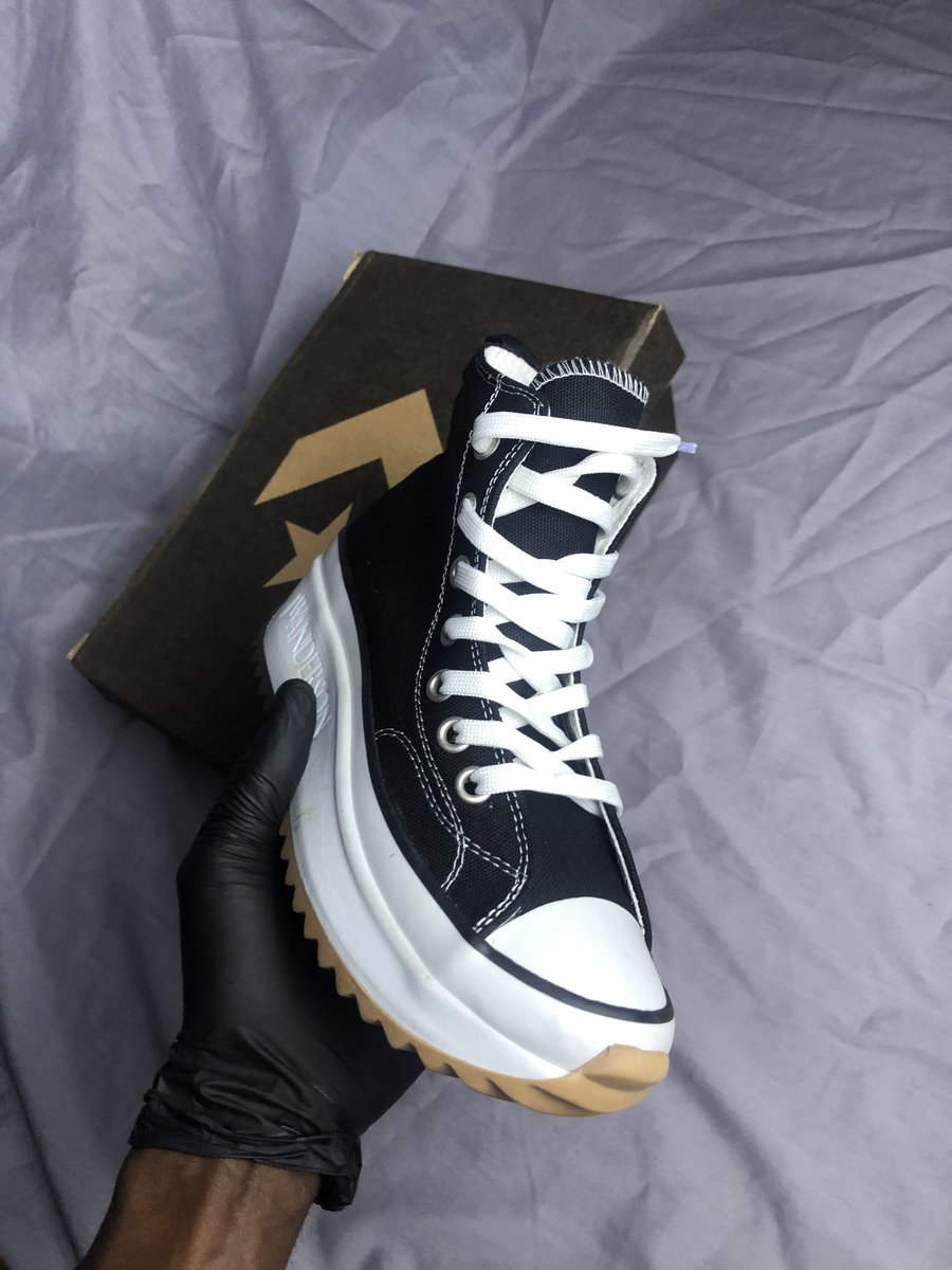 SNEAKERS_HOUSE1's tweet photo. All stare hike 🖤 
Size 36 37 38 39 https://t.co/O27aTVPId8