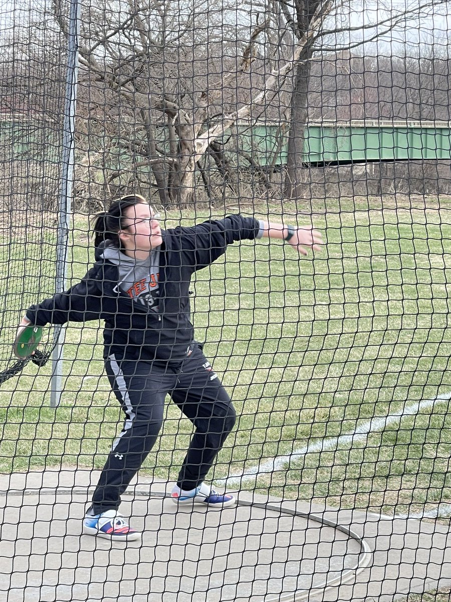 CBTJgirlstrack's tweet photo. Coach Shay ‘helping’ Eleana. Throwers Jordan and Abbie working hard with the Discus. Jaida returns to the track. https://t.co/rzczJyq4bs