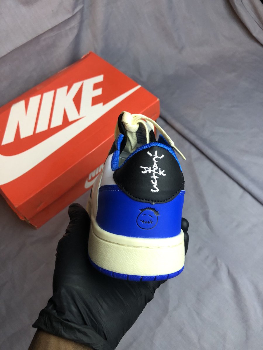 SNEAKERS_HOUSE1's tweet photo. Nike Jordan 1 low Travis
Size 40 45 https://t.co/DzQiIWfQns