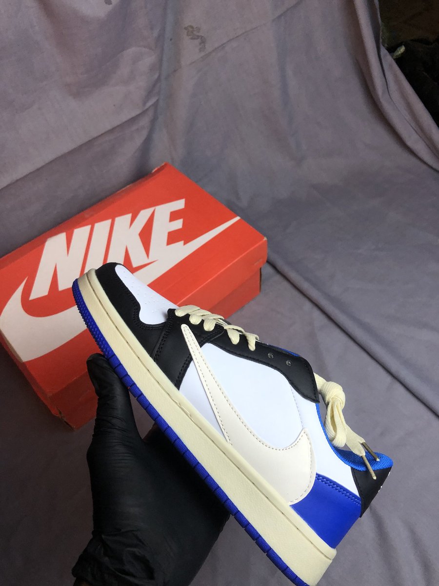 SNEAKERS_HOUSE1's tweet photo. Nike Jordan 1 low Travis
Size 40 45 https://t.co/DzQiIWfQns