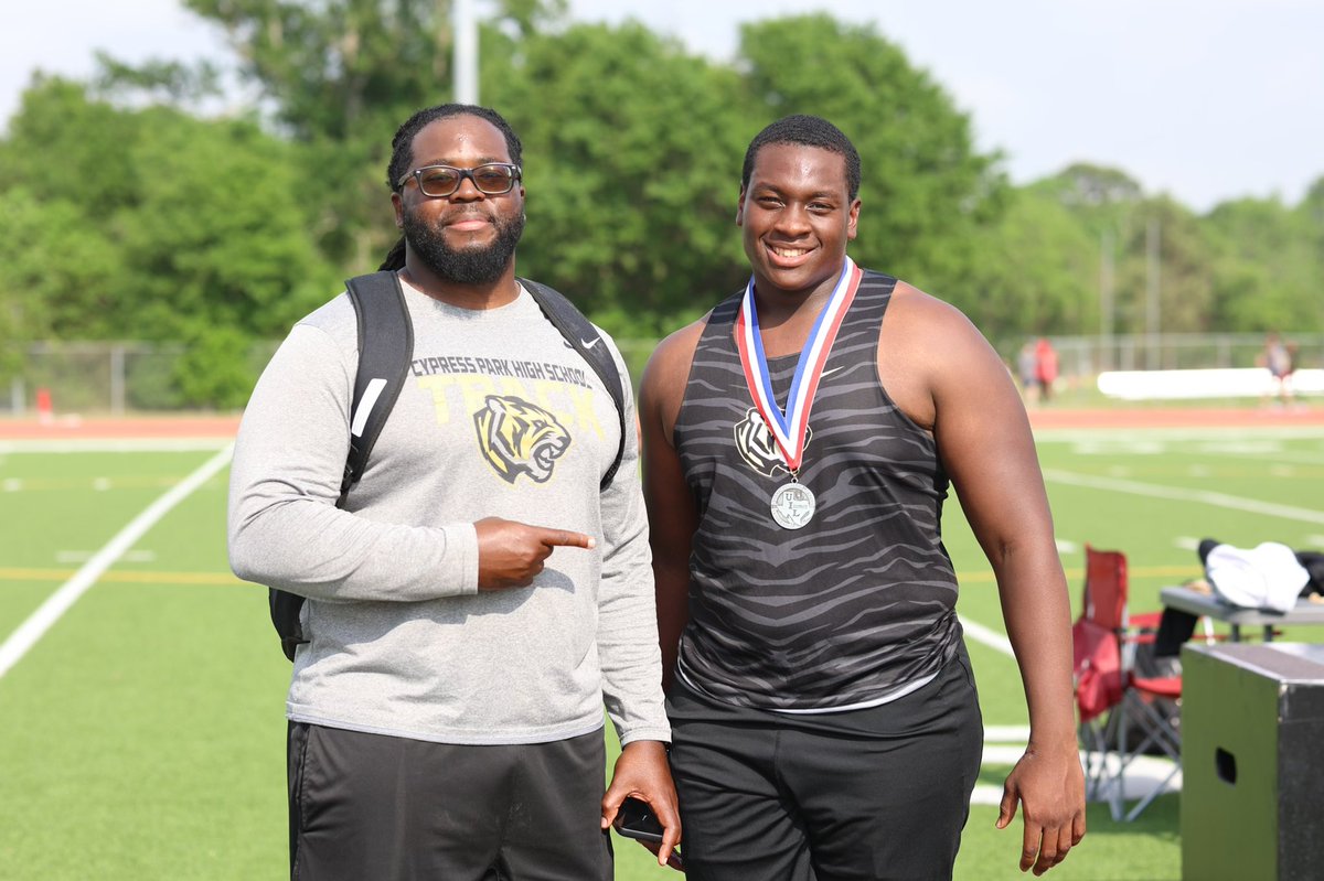 CoachJosephNSSH's tweet photo. New PR and School record 150'3 in the Discus at the district track meet! 🥈 place and on to area congrats @jaylon_simien https://t.co/G2uP9Smd5y