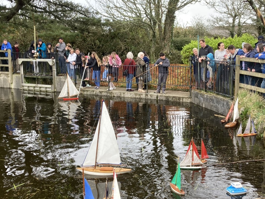 Easter Friday in St Ives there is always a community get together at Consols pond. It’s a morning our family looks forward to - a time to catch up with people and have a yarn, whilst kids (big and small!) sail their boats #heritage #tradition #community #easter