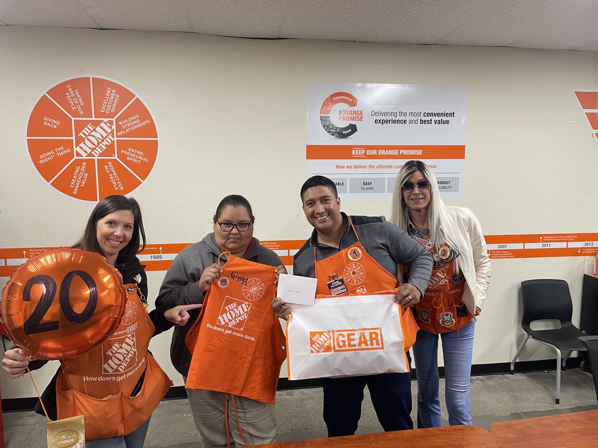 Jay (@follow_jay_) on Twitter photo Celebrating 🥳 Norma’s 20yr anniversary
#PacNorthProud #OrangeAtHeart 🫀
@D30Tracie <a href="/DHRM_D30/">Amy Hernandez</a> Celebrating 🥳 Norma’s 20yr anniversary
#PacNorthProud #OrangeAtHeart 🫀
@D30Tracie <a href="/DHRM_D30/">Amy Hernandez</a>