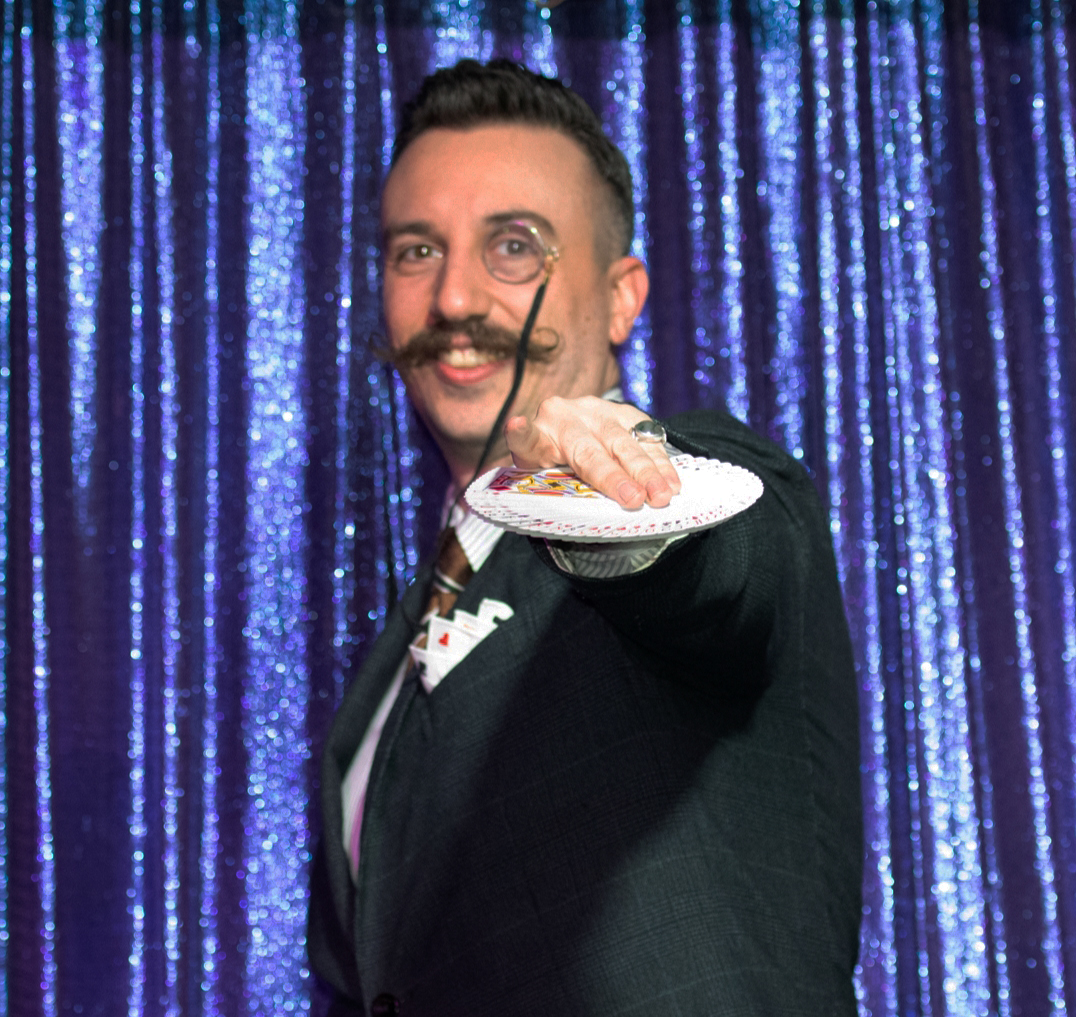 JeffBlackMagic's tweet photo. Booking live and virtual events, https://t.co/Gv31hsbkFC

📸 @ryanwritesreality

#hollywoodmagician #lamagician #gentlemen #handlebarmustache #mustachestyle #stayvillain #playingcard #bicyclecards #visualmagic #deckofcards #movemonkey #cardmagic #playingcards #sleightofhand https://t.co/fXEpQTfMqN