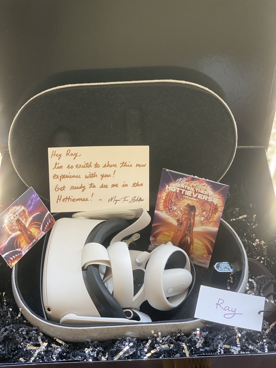 _BluRay__'s tweet photo. holy shiiiiit! the #enterthehottieverse @theestallion VR concert was so damn creative and cool! one of the dopest things i’ve seen in a very long time!😮‍💨

thank you @AmazeVR and @theestallion for giving me the hook up this is definitely a MUST SEE i’m still shook! 😱🔥 https://t.co/OL9KT7m7a0