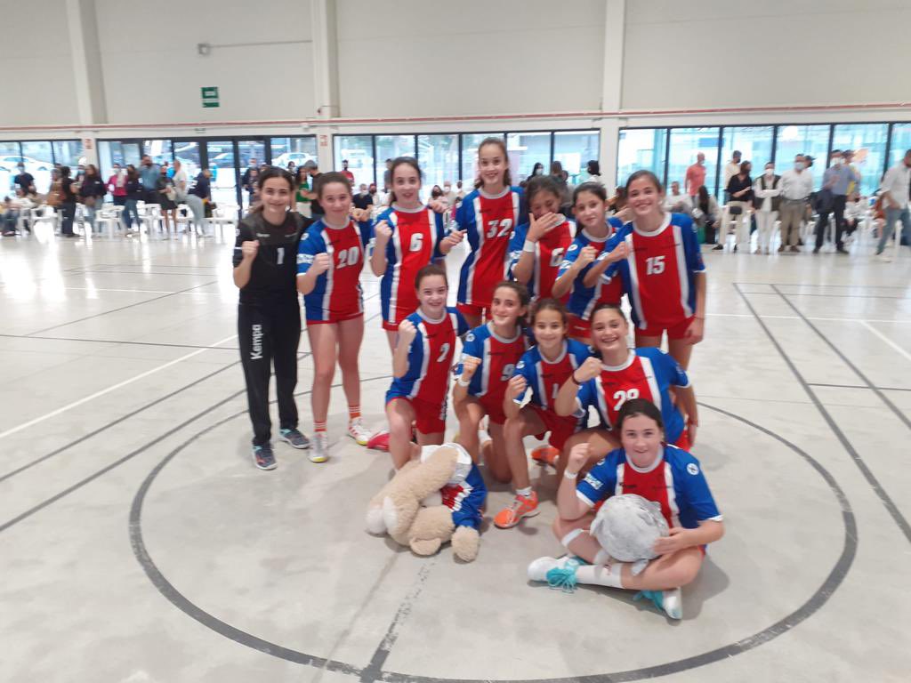 CDAgustinos's tweet photo. El Infantil femenino B ha ganado a Marni, Orio y Mataró. Grandes resultados de los nuestros. #sentimoslatricolor #comunitatdelesport #tortosahbc #qlsport https://t.co/TpPcfsxiWY